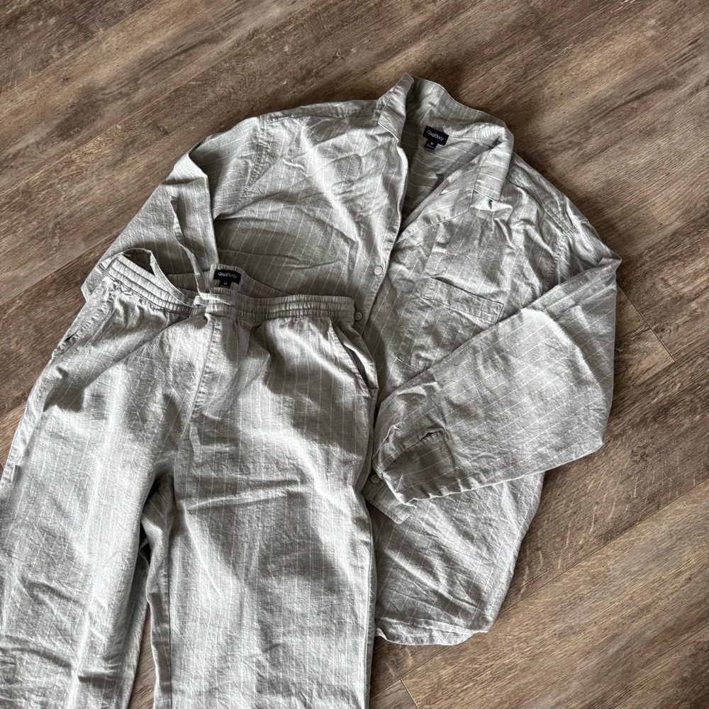 GAP Poplin Cotton Pajama Set - Long-Sleeve and Pull-On Pants White Pinstripe - Picture 4 of 7